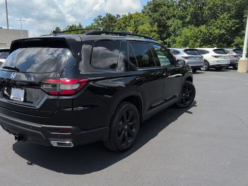 Used 2025 Honda Pilot Black Edition image 5