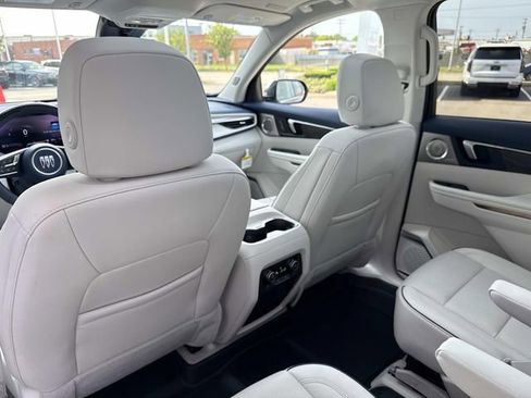 Used 2026 Buick Enclave Avenir w/ Super Cruise Package AWD/4WD image 31