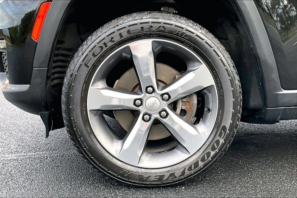Used 2021 Jeep Grand Cherokee L Limited AWD/4WD image 9