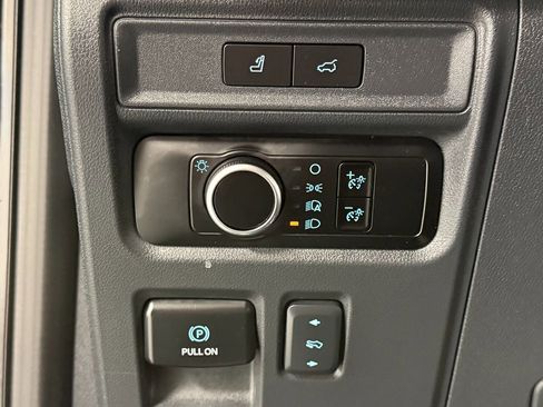 Used 2024 Ford Expedition Max XLT image 22