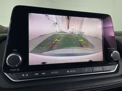 Used 2022 Nissan Rogue SV image 16