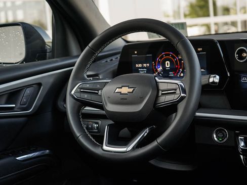 New 2026 Chevrolet Traverse LT w/ Sun and Wheel Package AWD/4WD image 16