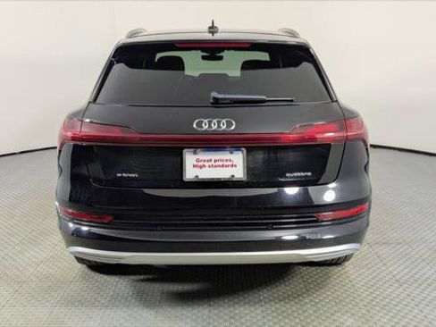 Used 2022 Audi e-tron Premium Plus w/ Premium Plus Package AWD/4WD image 6