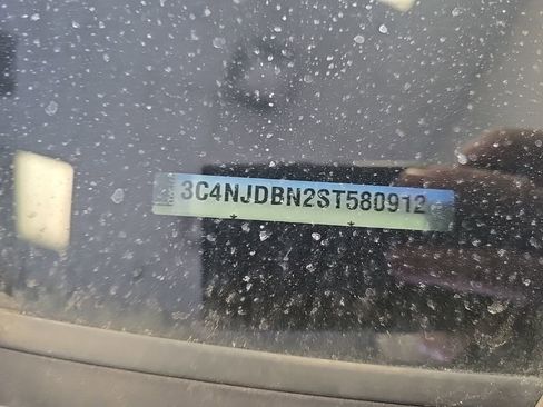 Used 2025 Jeep Compass Latitude image 6