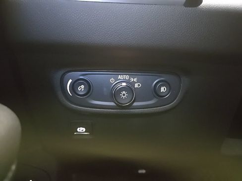 Used 2024 GMC Terrain SLT AWD/4WD image 20