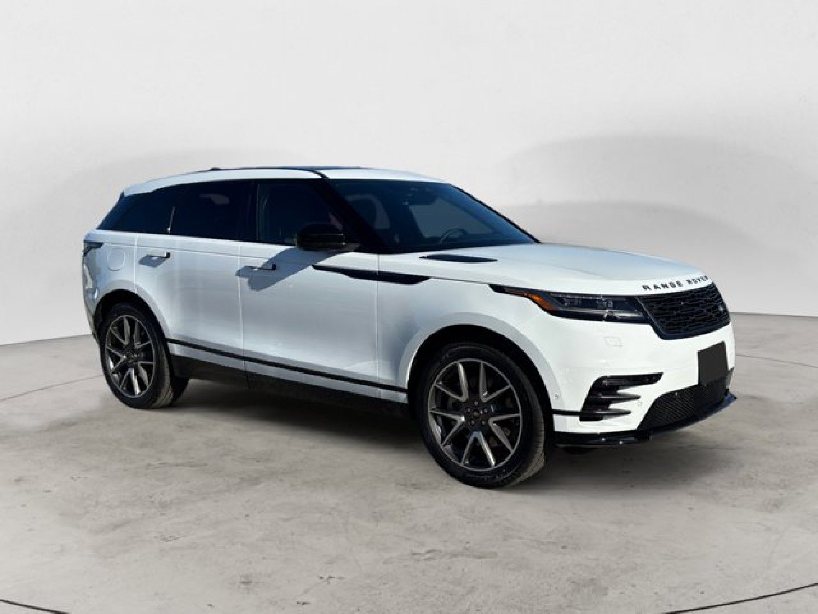 New 2026 Land Rover Range Rover Velar Dynamic SE AWD/4WD image 2
