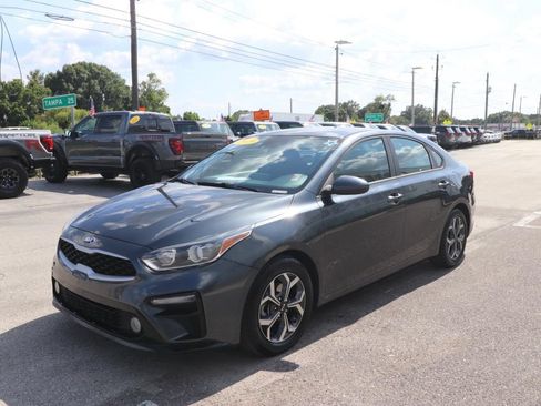 Used 2019 Kia Forte LXS FWD image 3