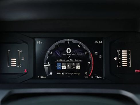 Used 2025 Toyota Tacoma SR5 AWD/4WD image 31