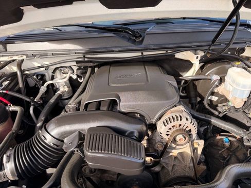 Used 2013 Chevrolet Avalanche LTZ AWD/4WD image 26