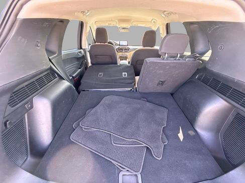 Used 2022 Ford Escape SE w/ Convenience Package FWD image 11