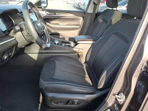 Used 2023 Jeep Grand Cherokee L Laredo AWD/4WD image 14