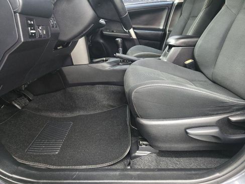 Used 2018 Toyota RAV4 XLE AWD/4WD image 10