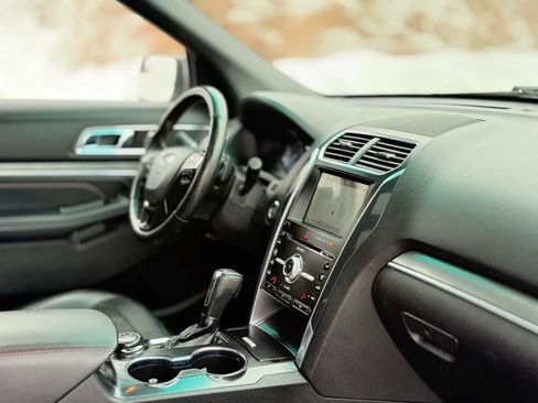 Used 2017 Ford Explorer Sport image 24