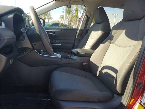 Used 2020 Toyota RAV4 XLE image 17