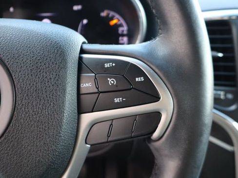 Used 2018 Jeep Grand Cherokee Limited AWD/4WD image 16