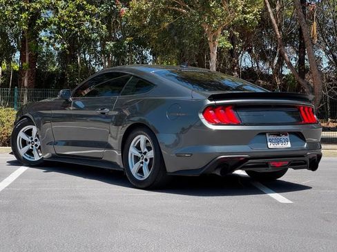 Used 2020 Ford Mustang Coupe RWD image 9