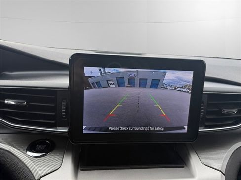 Used 2022 Ford Explorer XLT w/ Equipment Group 202A image 10