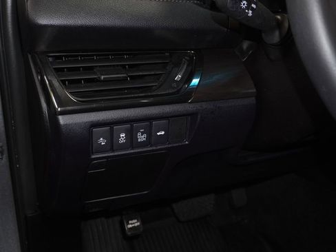 Used 2017 Toyota Avalon XLE Premium w/ All Weather Liner Package FWD image 21