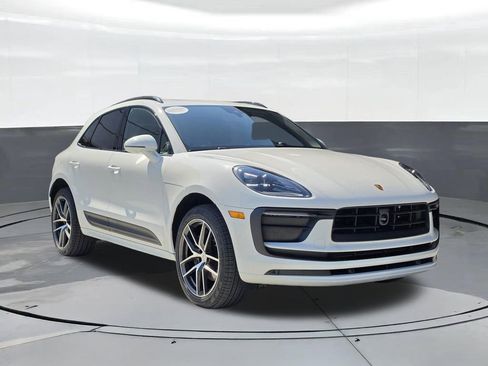 Certified 2025 Porsche Macan Turbo AWD/4WD image 6