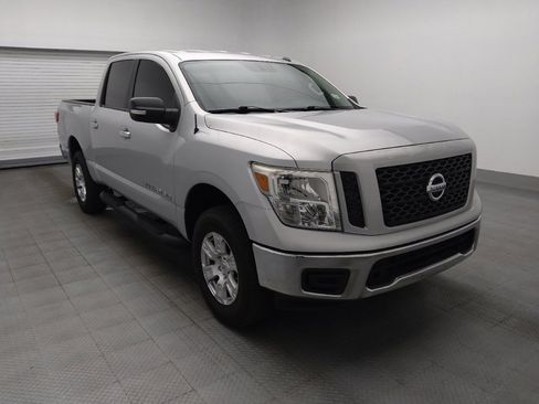 Used 2019 Nissan Titan SV RWD image 13