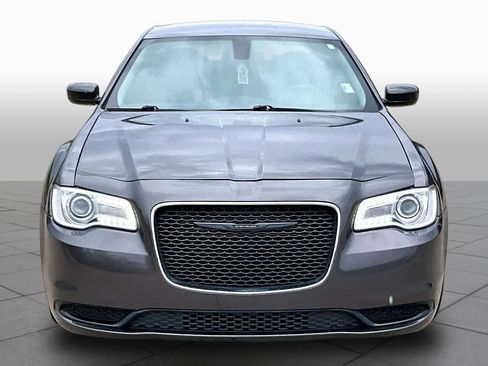 Used 2020 Chrysler 300 Touring w/ Sport Appearance Package RWD image 4