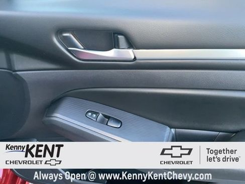 Used 2022 Nissan Altima 2.5 SV image 13