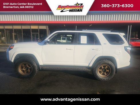 Used 2024 Toyota 4Runner SR5 image 2