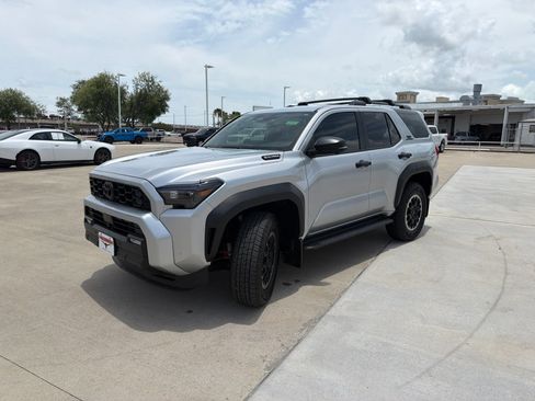 Used 2025 Toyota 4Runner TRD Off-Road Premium AWD/4WD image 3
