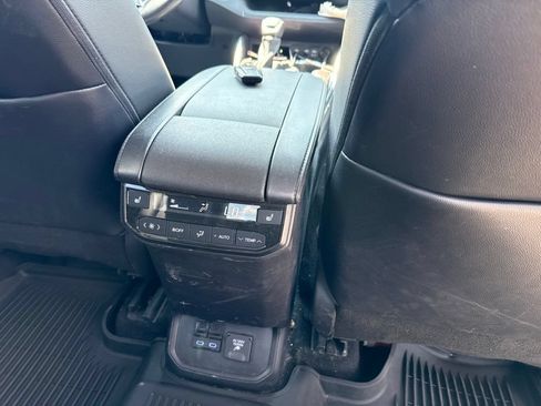 Used 2022 Toyota Highlander Platinum AWD/4WD image 20