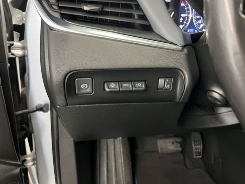 Used 2022 Buick Enclave Premium image 28