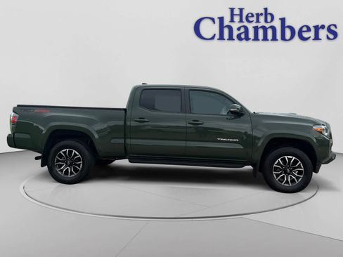 Used 2022 Toyota Tacoma TRD Sport w/ Technology Package AWD/4WD image 11