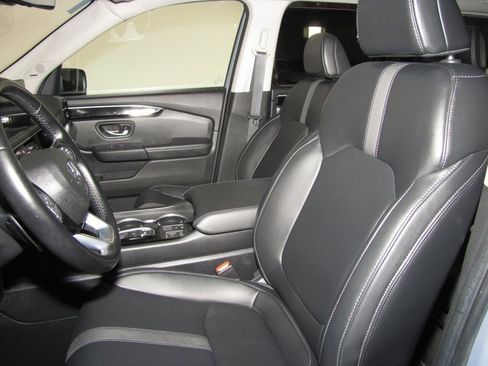 Certified 2023 Honda Pilot Touring image 10
