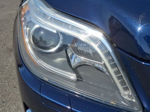 Used 2013 Mercedes-Benz GL 320 BlueTEC 4MATIC image 9