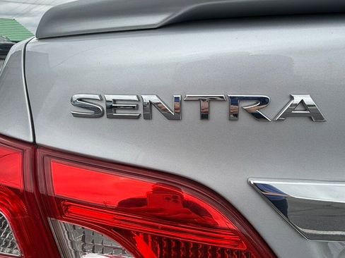 Used 2019 Nissan Sentra SR w/ Exterior Package FWD image 15