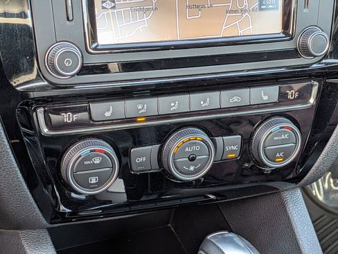 Used 2017 Volkswagen Jetta SEL image 27