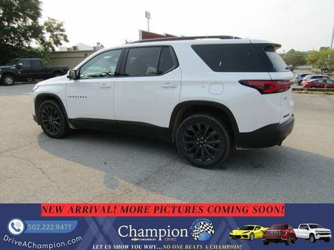 Used 2022 Chevrolet Traverse RS FWD image 6