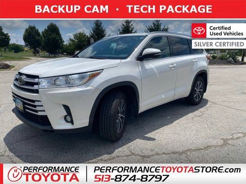 Certified 2018 Toyota Highlander XLE AWD/4WD image 1