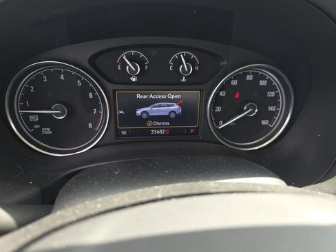 Used 2023 Buick Enclave Essence w/ Experience Buick Package FWD image 6