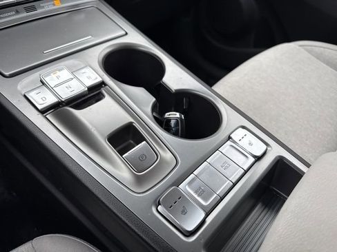 Used 2023 Hyundai Kona SE w/ Cargo Package image 27