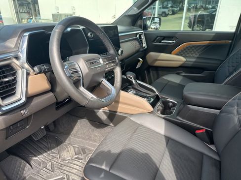 Used 2026 GMC Canyon Denali AWD/4WD image 5
