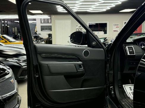 Used 2019 Land Rover Discovery HSE image 7