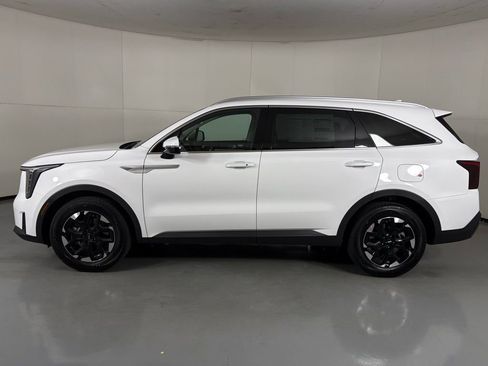 New 2026 Kia Sorento S image 5
