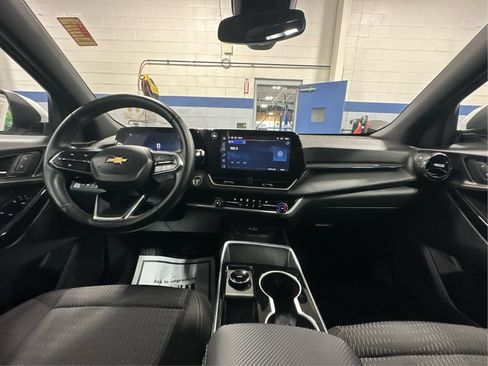Used 2026 Chevrolet Equinox LT AWD/4WD image 26