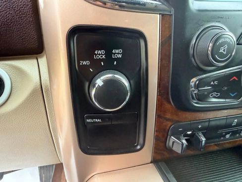 Used 2013 RAM 2500 Longhorn w/ Convenience Group AWD/4WD image 35