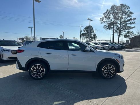 Certified 2026 BMW X2 xDrive28i image 4