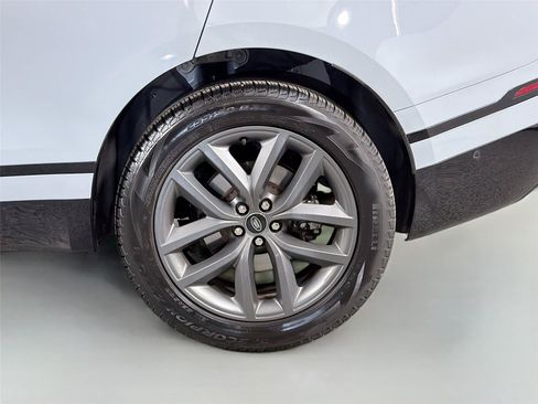 Certified 2026 Land Rover Range Rover Velar Dynamic SE AWD/4WD image 29
