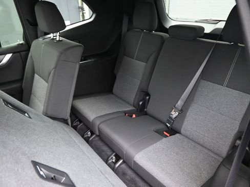 Used 2025 GMC Acadia Elevation image 22