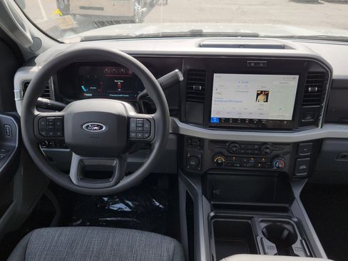 New 2026 Ford F250 XLT w/ XLT Premium Package AWD/4WD image 25