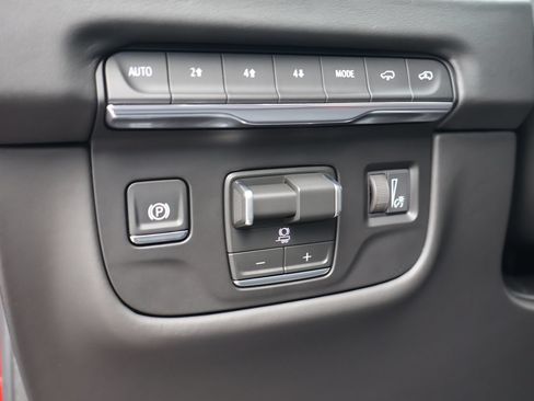 Certified 2026 Cadillac Escalade ESV Platinum Sport w/ LPO, Floor Liner Package AWD/4WD image 22