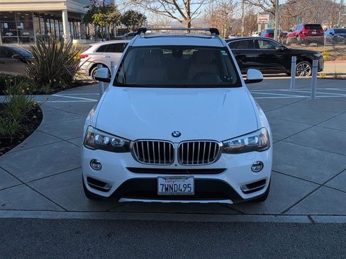 Used 2017 BMW X3 xDrive28i image 3
